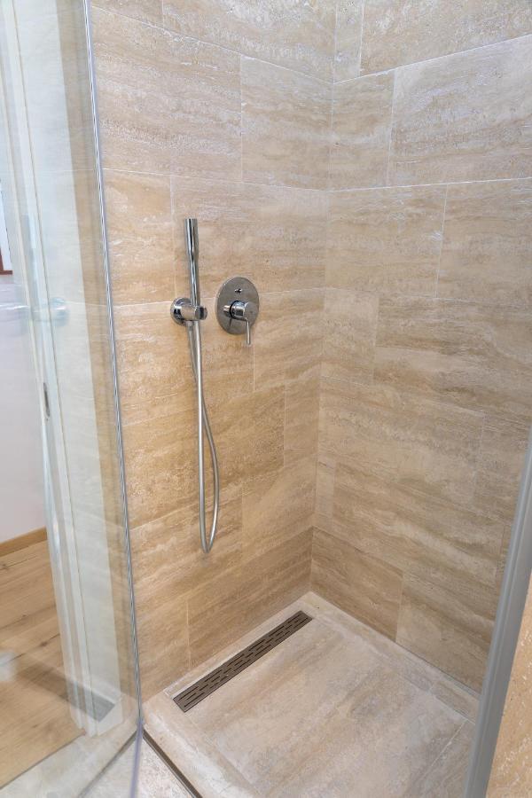 La Rose Du Prevot Apartment Фенис Екстериор снимка