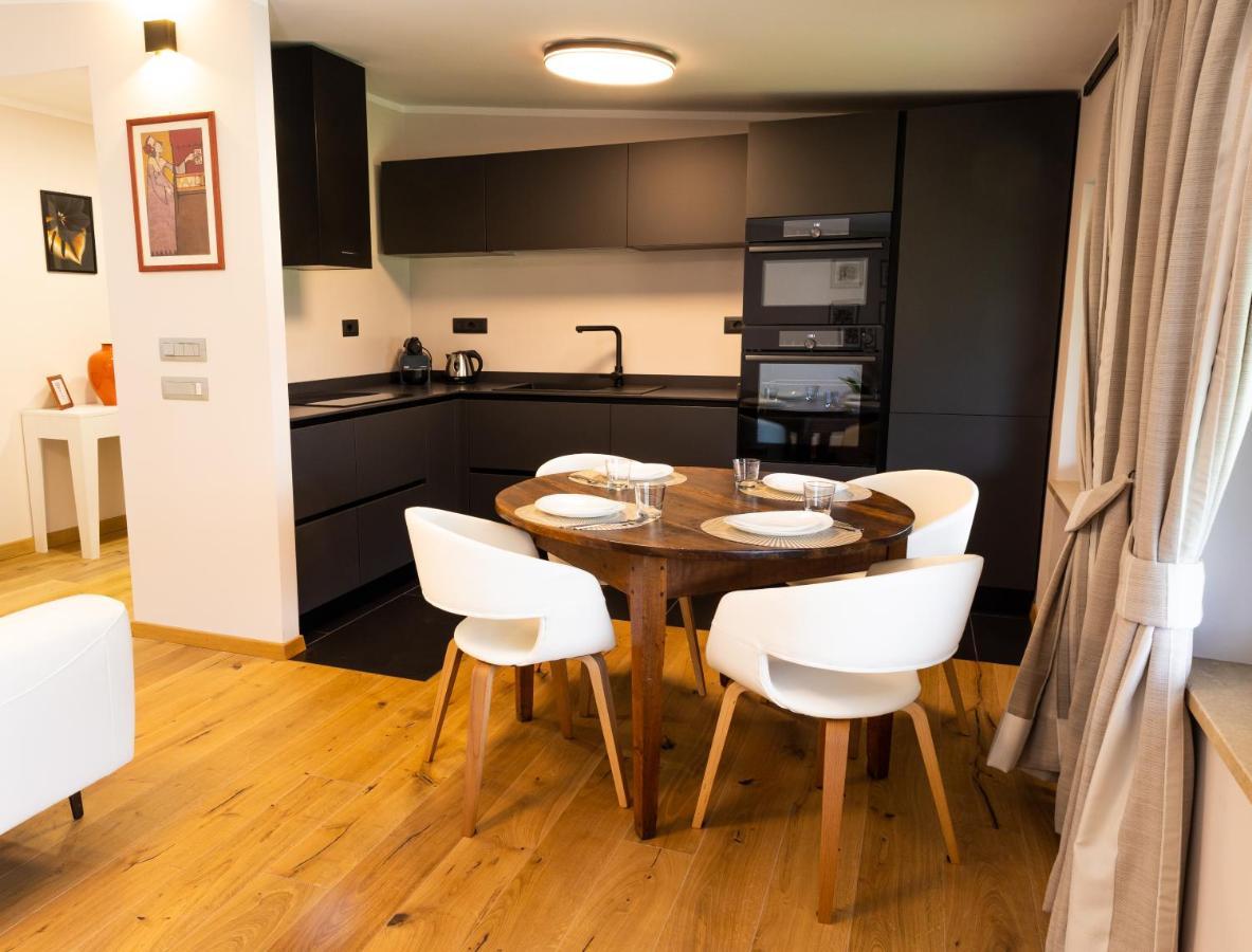 La Rose Du Prevot Apartment Фенис Екстериор снимка
