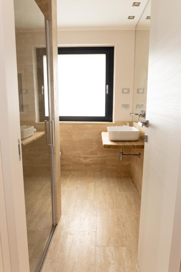 La Rose Du Prevot Apartment Фенис Екстериор снимка