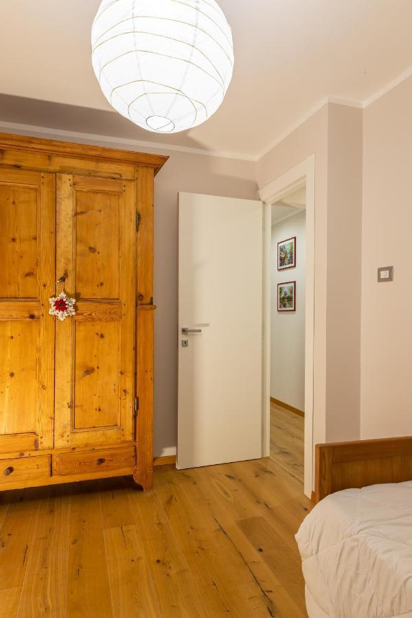 La Rose Du Prevot Apartment Фенис Екстериор снимка