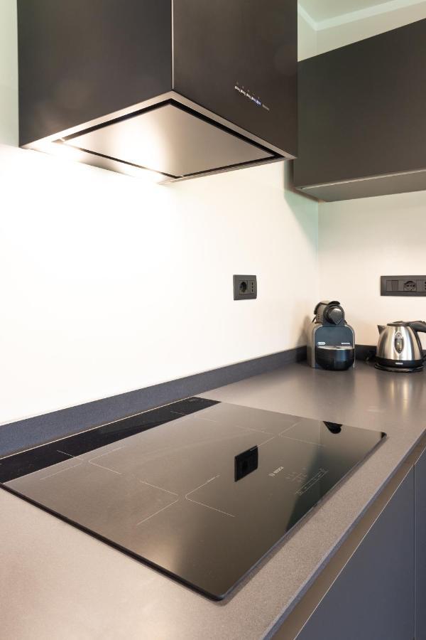 La Rose Du Prevot Apartment Фенис Екстериор снимка