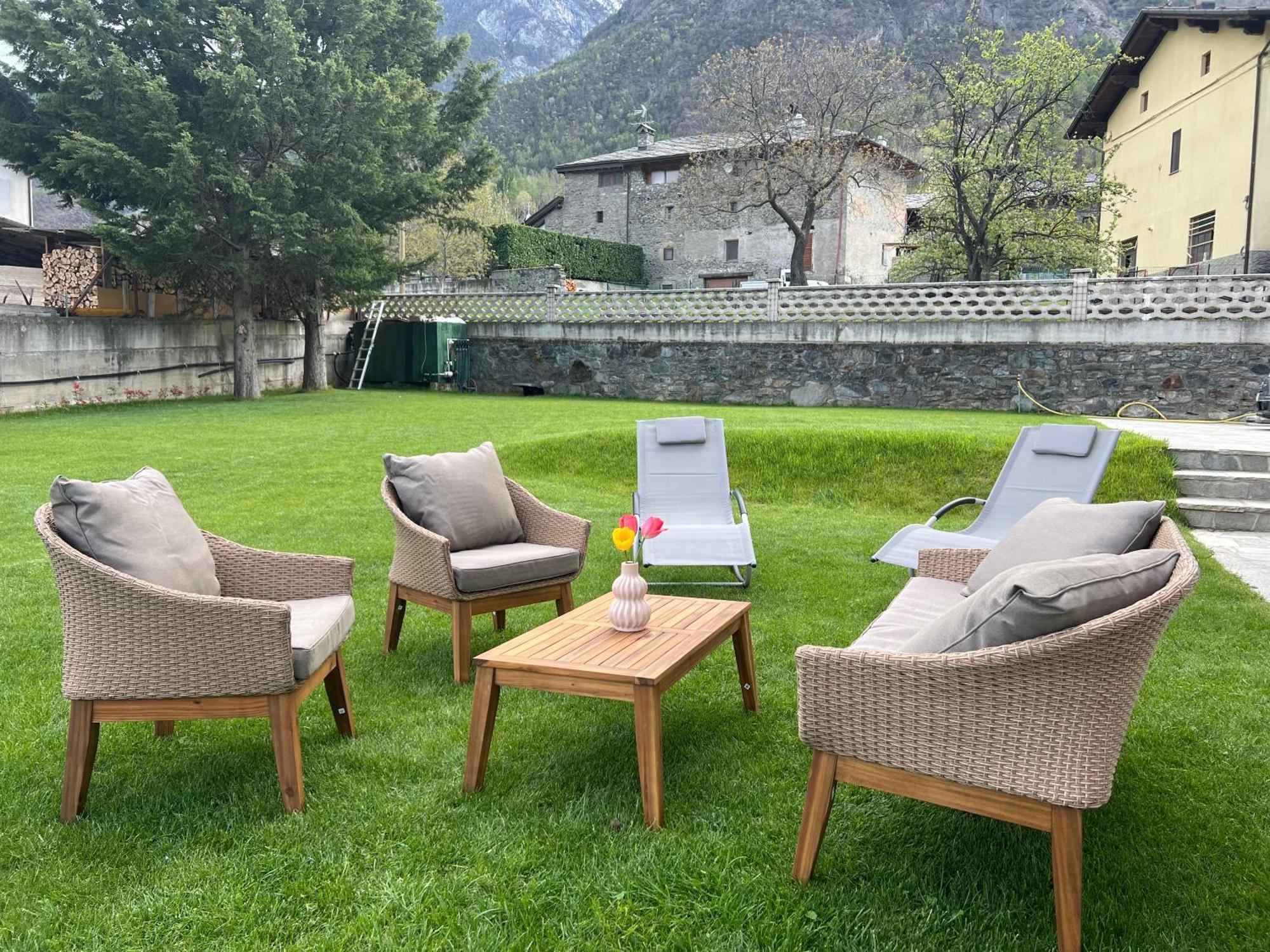 La Rose Du Prevot Apartment Фенис Екстериор снимка