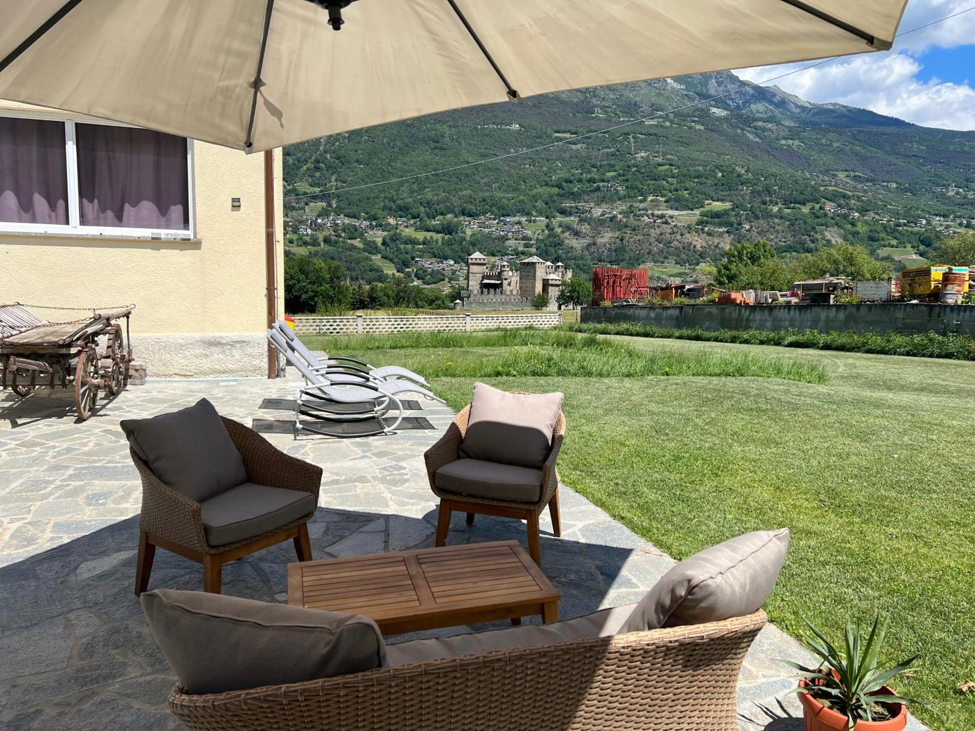 La Rose Du Prevot Apartment Фенис Екстериор снимка