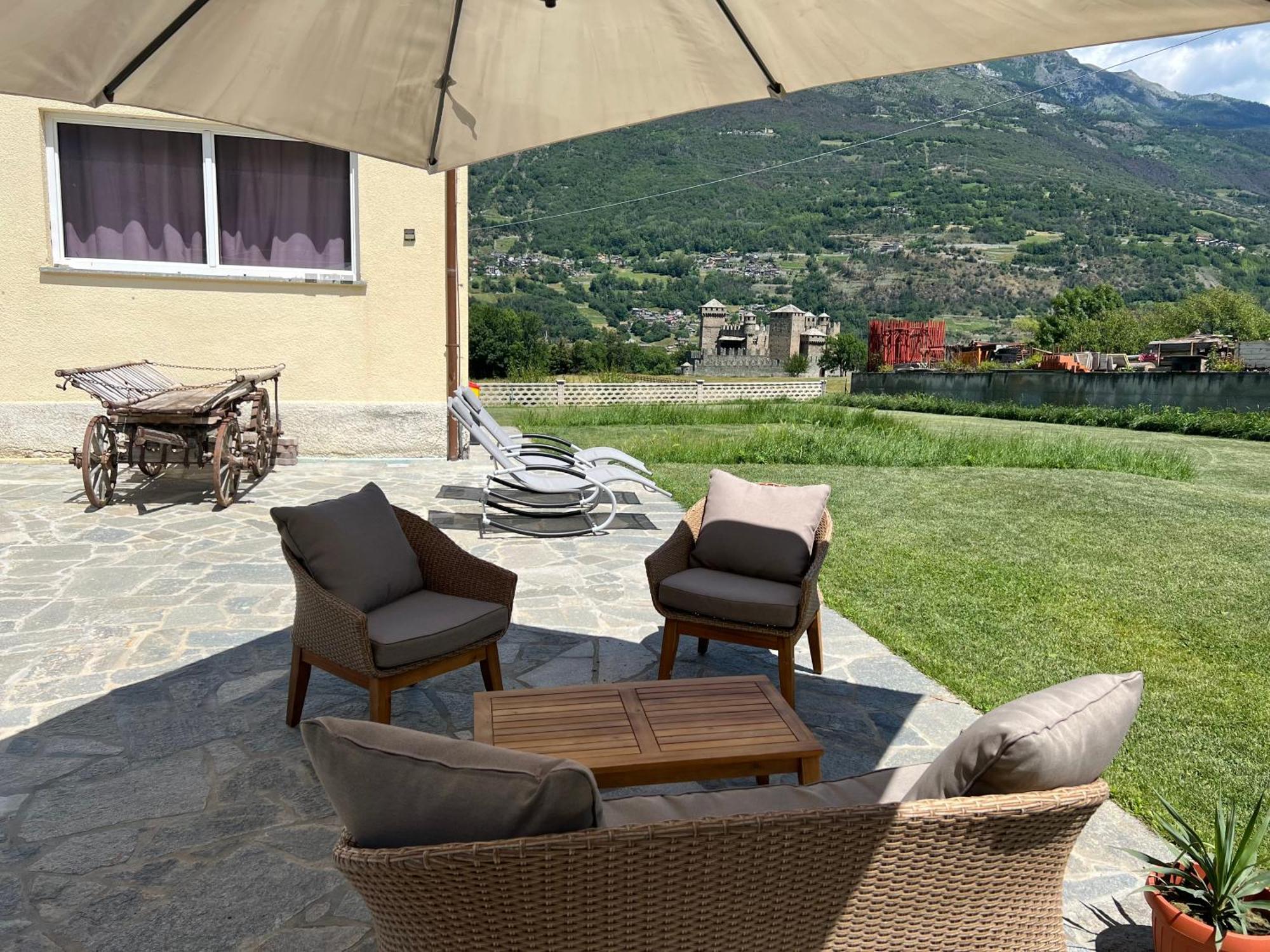 La Rose Du Prevot Apartment Фенис Екстериор снимка